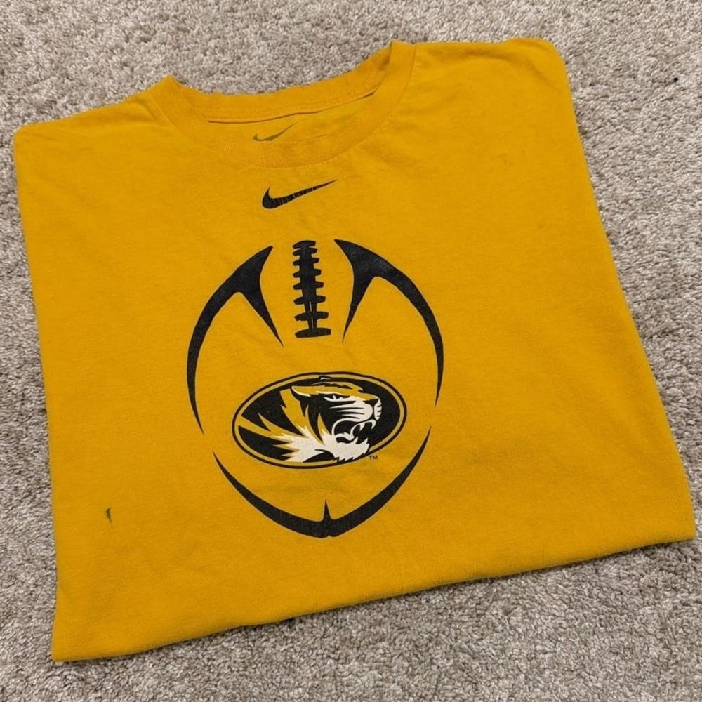 Vintage Center Swoosh Nike Mizzou‎ Football T-Shirt | Gold | XL
